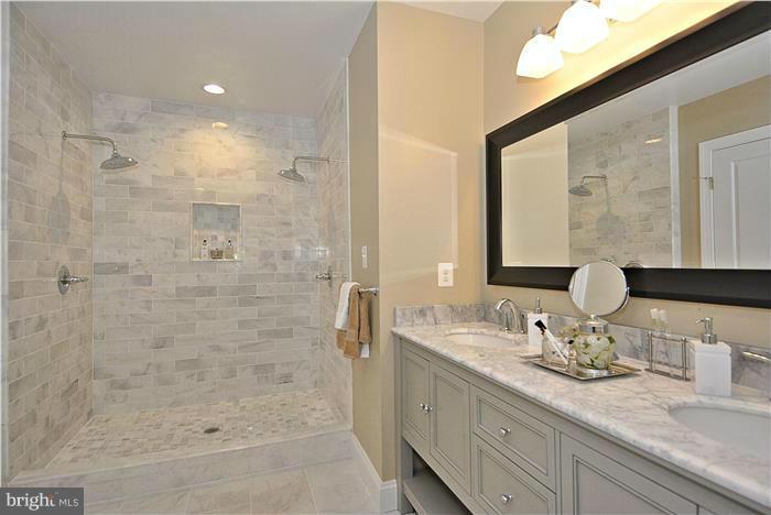 1817 Anderson Road Falls Church, VA 22043 - Photo 17 of 29 Bath (Master)