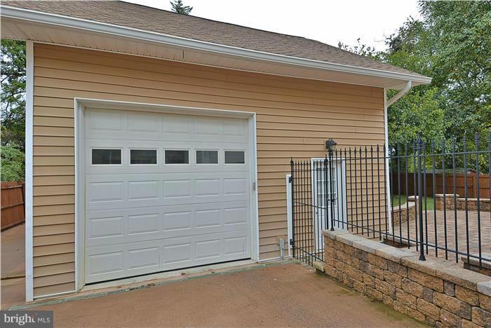 1817 Anderson Road Falls Church, VA 22043 - Photo 29 of 29 Garage