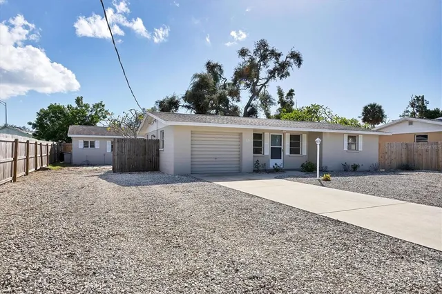 $349,900 | 25 1st Avenue, Englewood, FL 34223