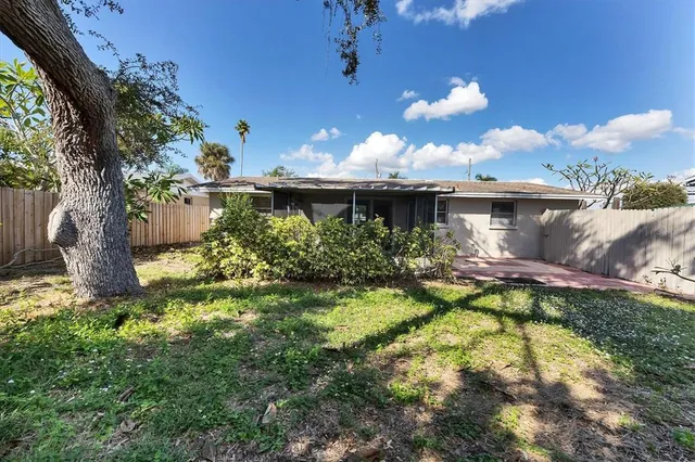 $349,900 | 25 1st Avenue, Englewood, FL 34223
