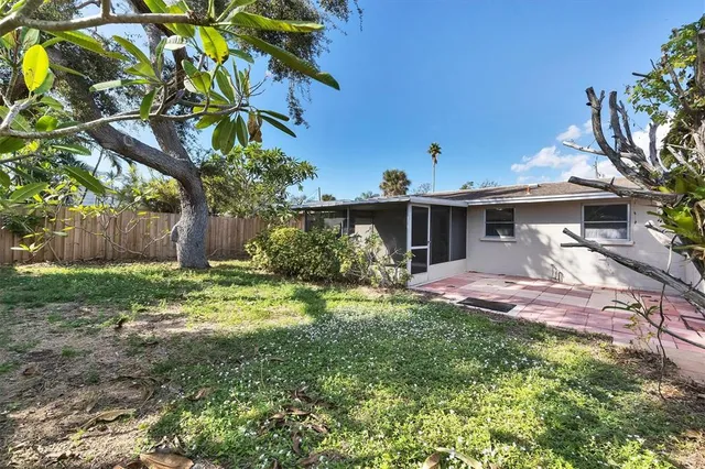 $349,900 | 25 1st Avenue, Englewood, FL 34223