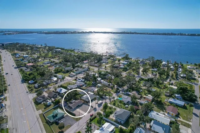 $349,900 | 25 1st Avenue, Englewood, FL 34223