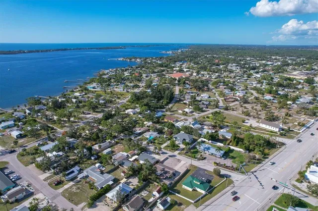 $349,900 | 25 1st Avenue, Englewood, FL 34223