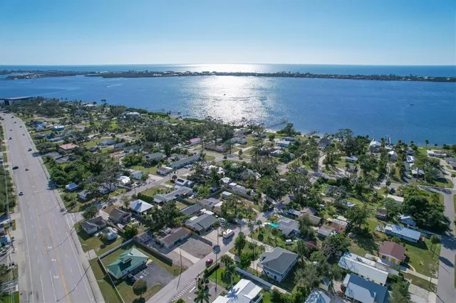 $349,900 | 25 1st Avenue, Englewood, FL 34223