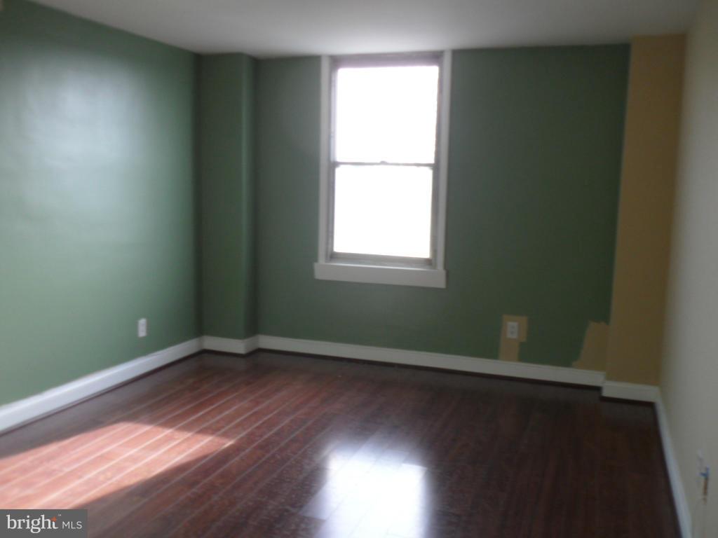 4600 Duke Street, Unit 617 Alexandria, VA 22304 - Photo 5 of 10 Bedroom