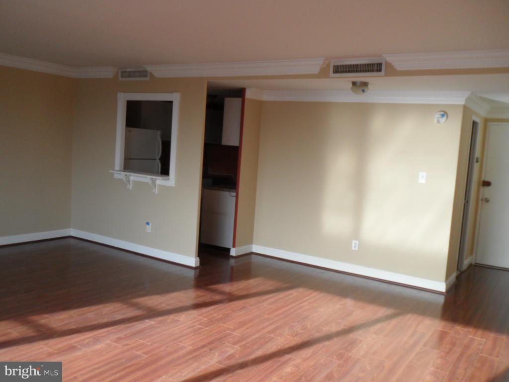 4600 Duke Street, Unit 617 Alexandria, VA 22304 - Photo 9 of 10 Living Room