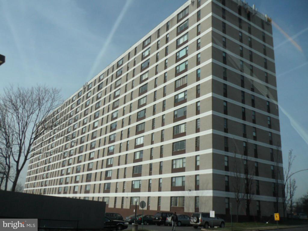 4600 Duke Street, Unit 617 Alexandria, VA 22304 - Photo 10 of 10 Exterior (Rear)