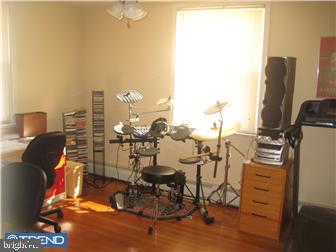 24 North Malin Road Broomall, PA 19008 - Photo 6 of 11 Bedroom - Main