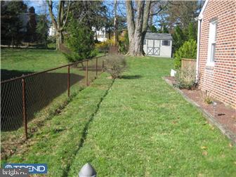 24 North Malin Road Broomall, PA 19008 - Photo 10 of 11 Exterior Side