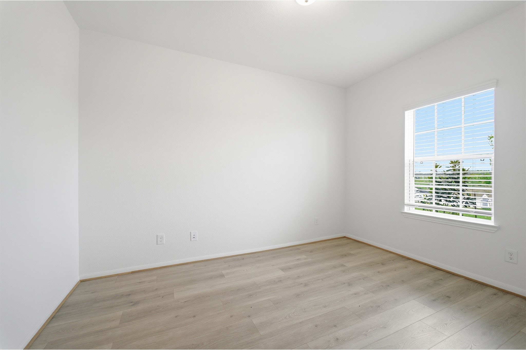8015 Jasper Mdws Way Angleton, TX 77515 - Photo 18 of 34