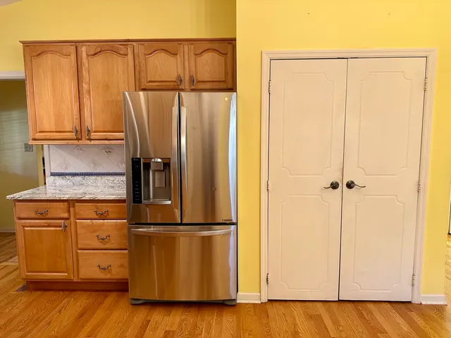 $412,000 | 704 St Andrews Lane, Crystal Lake, IL 60014