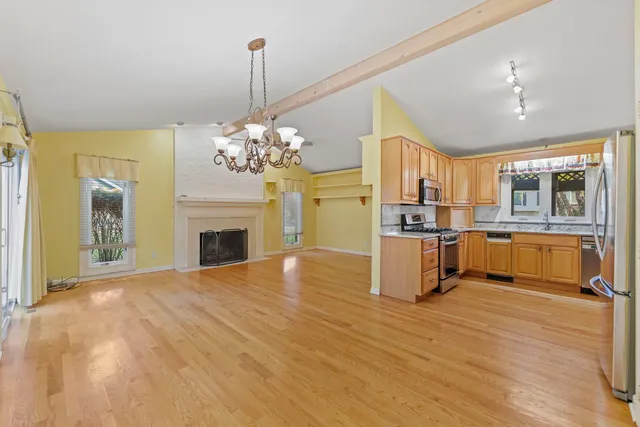 $412,000 | 704 St Andrews Lane, Crystal Lake, IL 60014