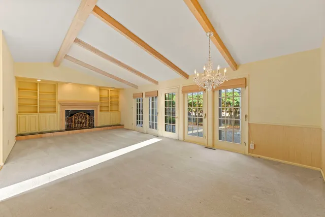 $412,000 | 704 St Andrews Lane, Crystal Lake, IL 60014