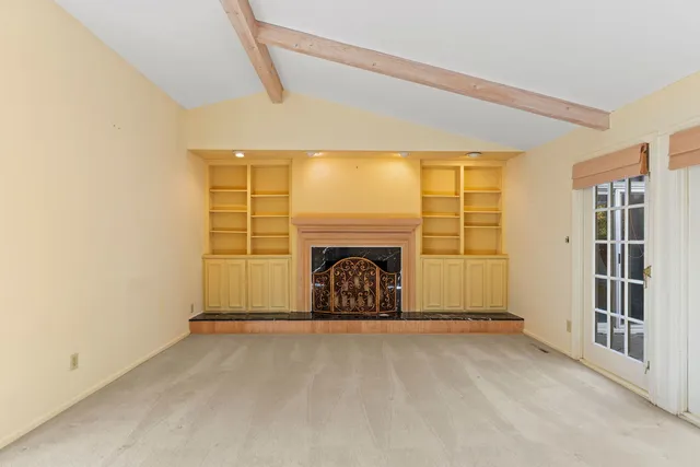 $412,000 | 704 St Andrews Lane, Crystal Lake, IL 60014