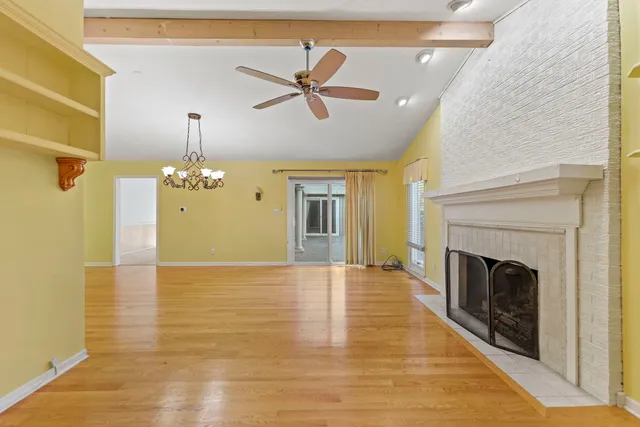 $412,000 | 704 St Andrews Lane, Crystal Lake, IL 60014