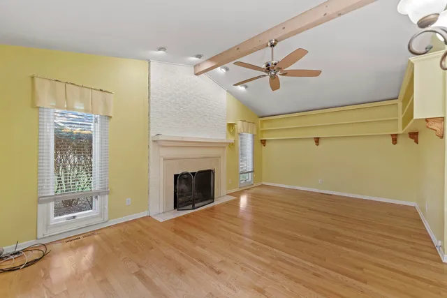 $412,000 | 704 St Andrews Lane, Crystal Lake, IL 60014