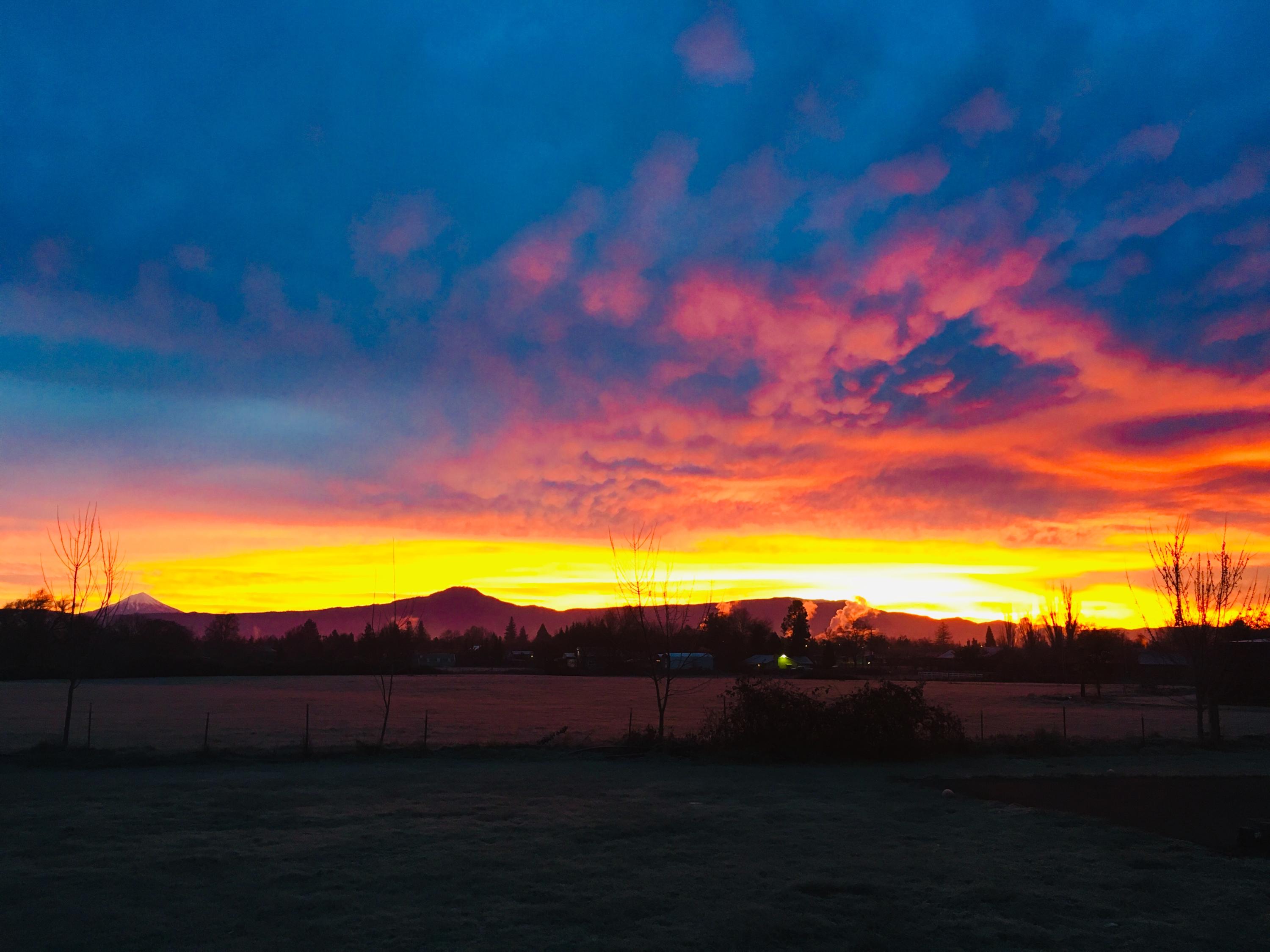 3286 New Ray Road Central Point, OR 97502 - Photo 25 of 25 Sunset