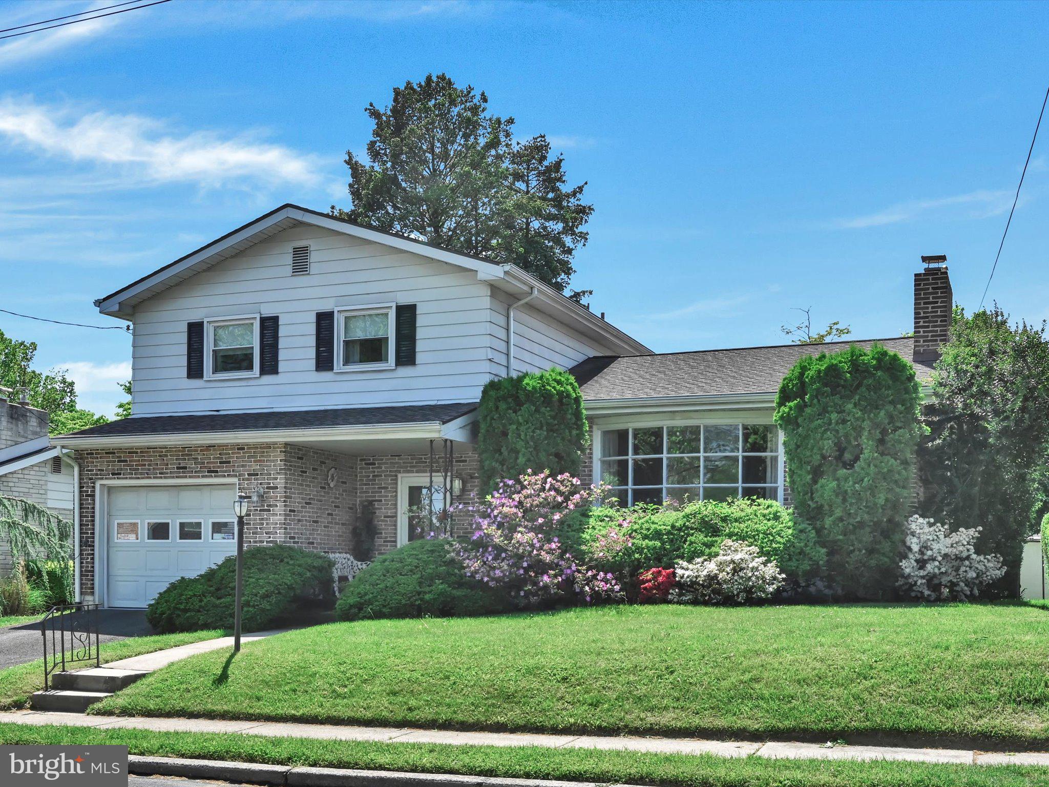 1109 Commonwealth Boulevard Reading, PA 19607 - Photo 2 of 32