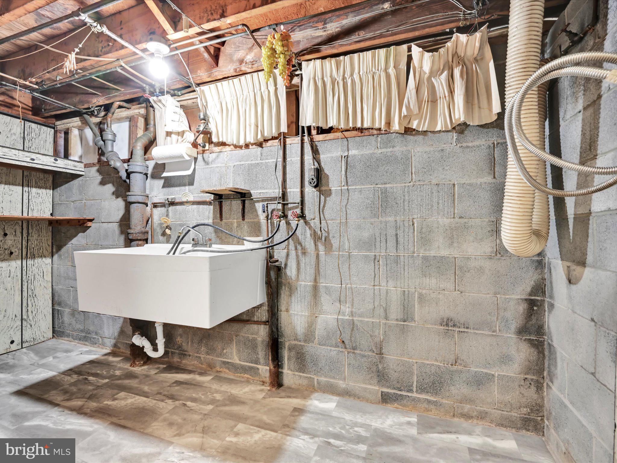 1109 Commonwealth Boulevard Reading, PA 19607 - Photo 26 of 32