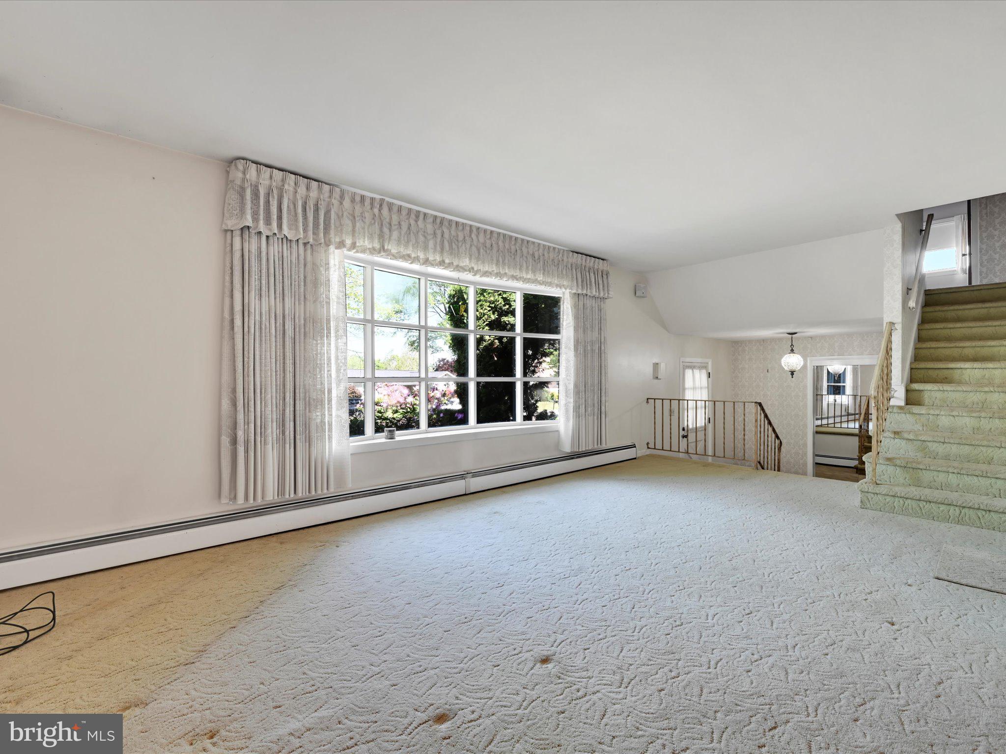 1109 Commonwealth Boulevard Reading, PA 19607 - Photo 4 of 32