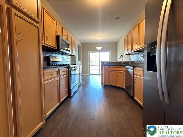 $424,900 | 117 Willow Drive, Easton, PA 18045