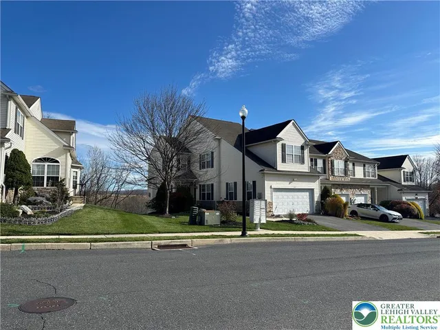 $424,900 | 117 Willow Drive, Easton, PA 18045