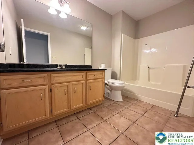 $424,900 | 117 Willow Drive, Easton, PA 18045