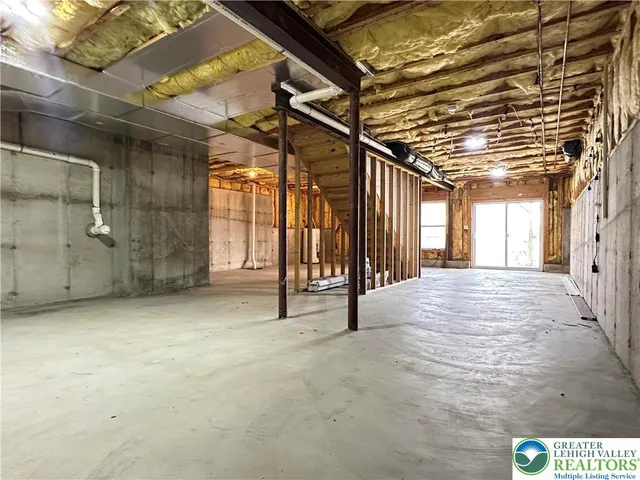 $424,900 | 117 Willow Drive, Easton, PA 18045