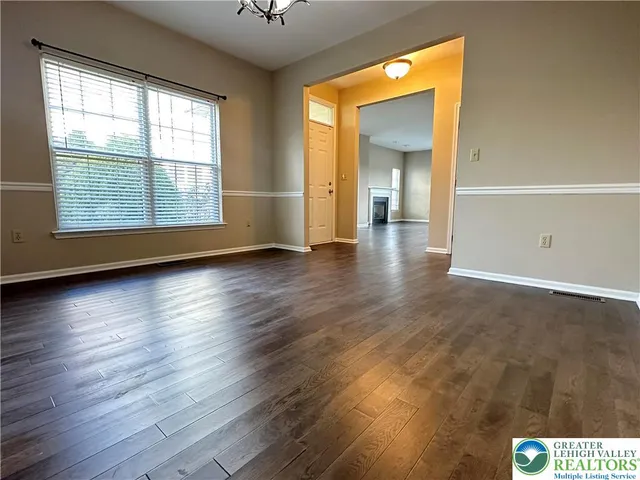 $424,900 | 117 Willow Drive, Easton, PA 18045