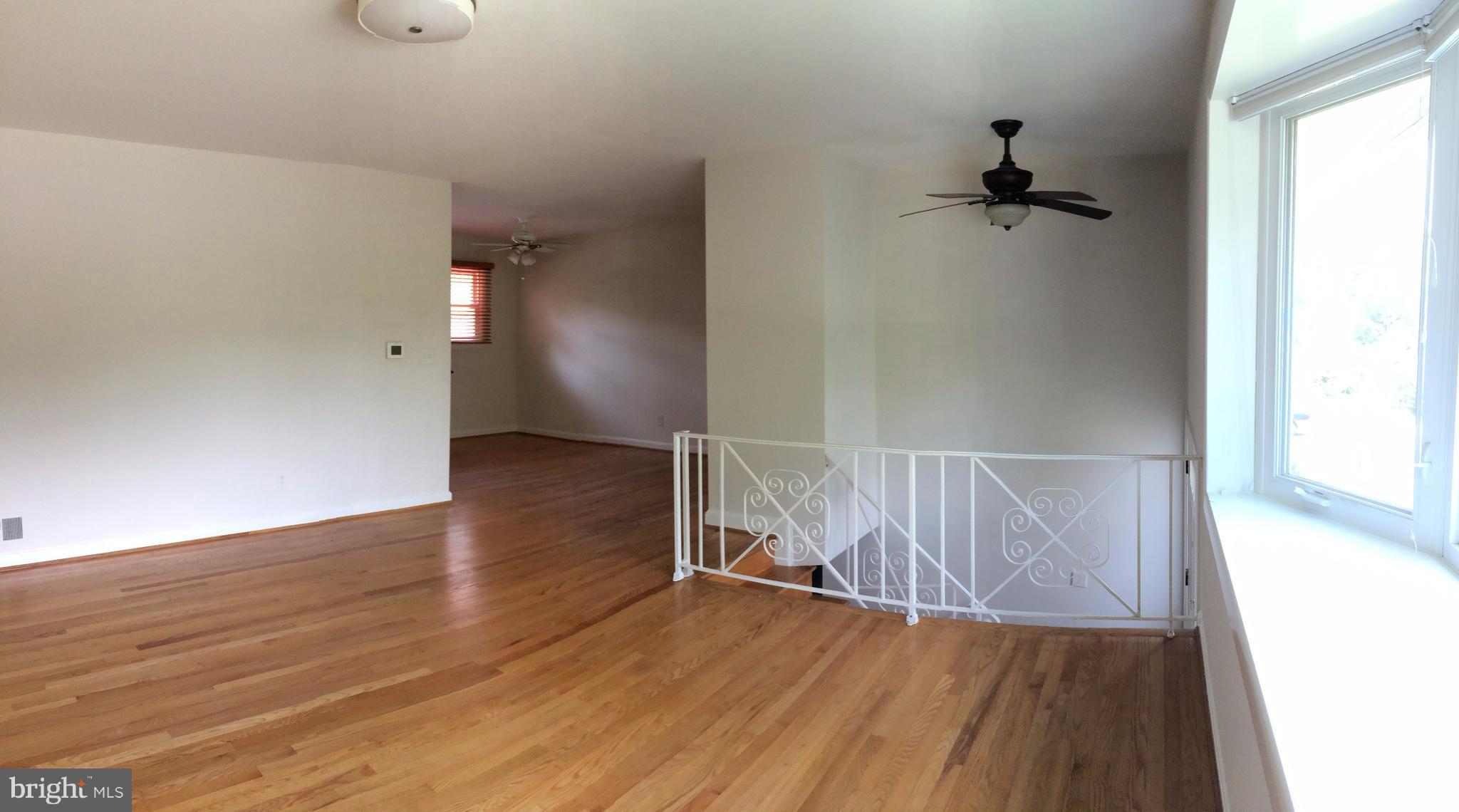 9014 3rd Avenue Silver Spring, MD 20910 - Photo 7 of 25 Living Room