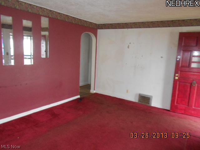 21313 Watson Road Maple Heights, OH 44137 - Photo 3 of 10 Gallery Image 3