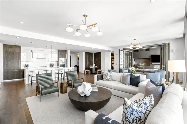 $3,095,000 | 3107 Peachtree Road Northeast, Unit 1402, Atlanta, GA 30305