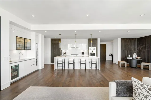 $3,095,000 | 3107 Peachtree Road Northeast, Unit 1402, Atlanta, GA 30305