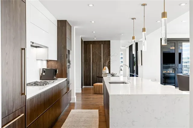 $3,095,000 | 3107 Peachtree Road Northeast, Unit 1402, Atlanta, GA 30305