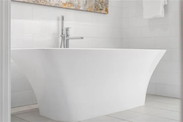 $3,095,000 | 3107 Peachtree Road Northeast, Unit 1402, Atlanta, GA 30305