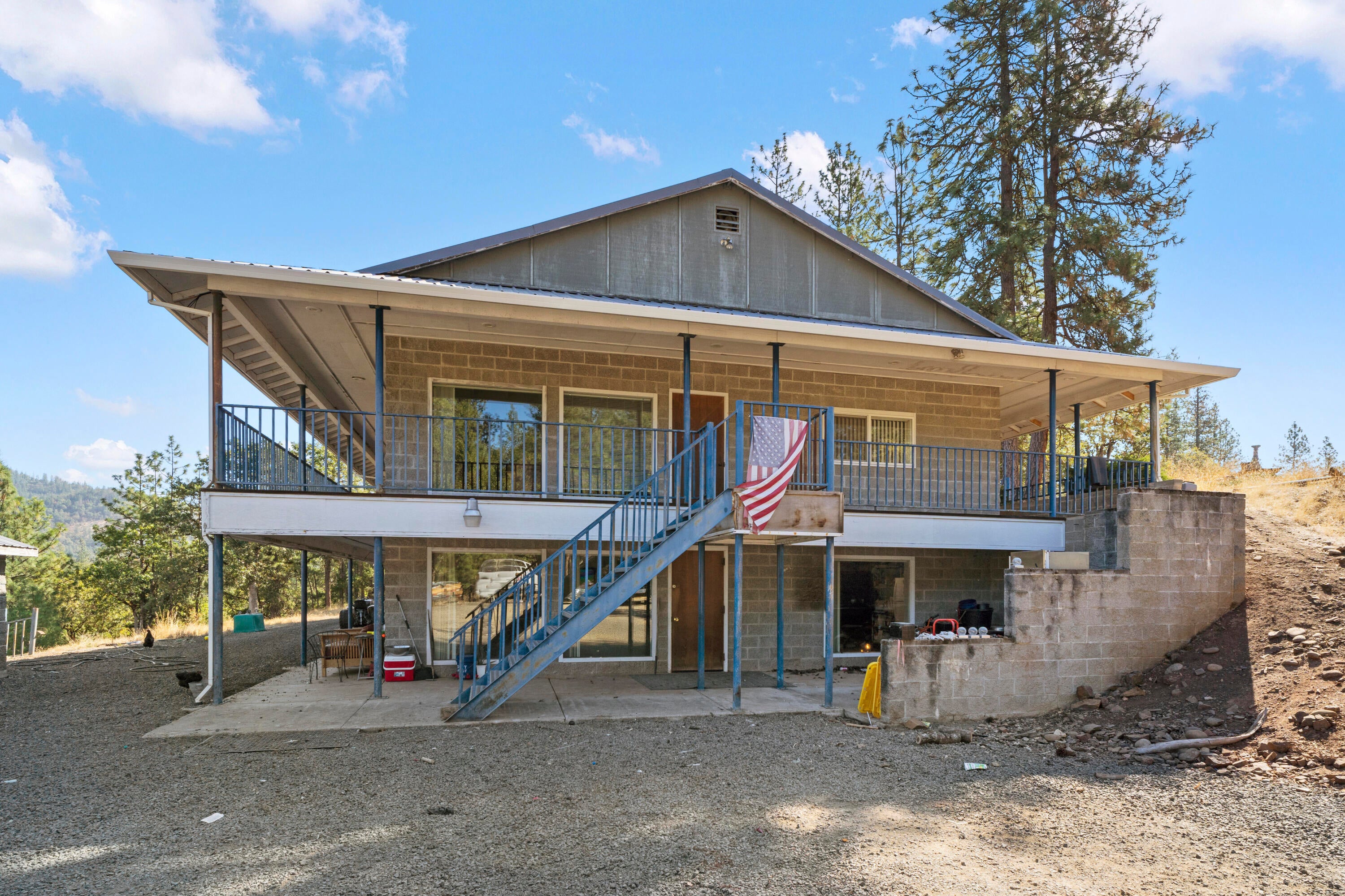 20462 Sawyer Road Shady Cove, OR 97539 - Photo 2 of 58 20462 Sawyer Road 59
