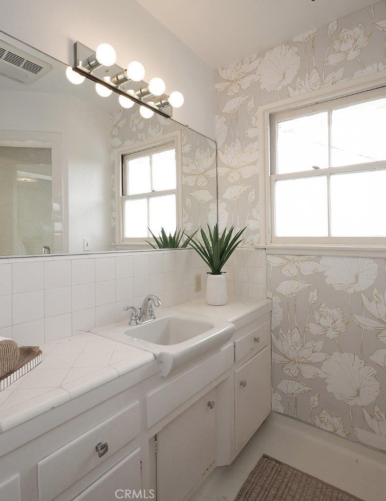 2525 Vía Amador Palos Verdes Estates, CA 90274 - Photo 16 of 29