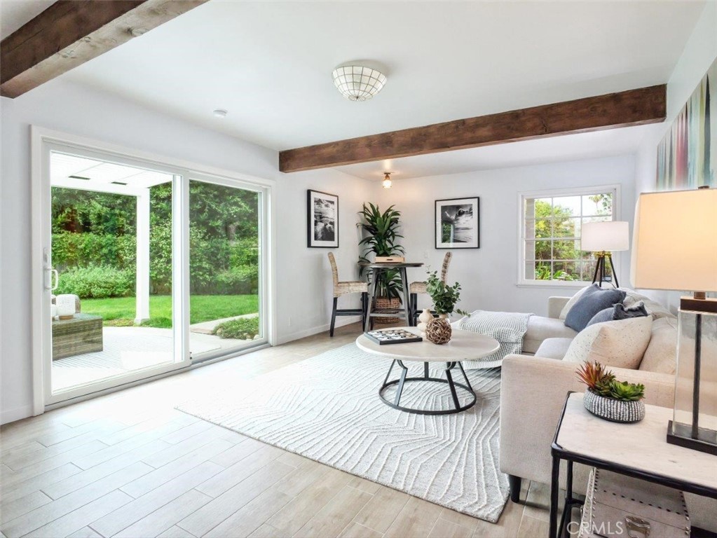 2525 Vía Amador Palos Verdes Estates, CA 90274 - Photo 23 of 29 Family room view