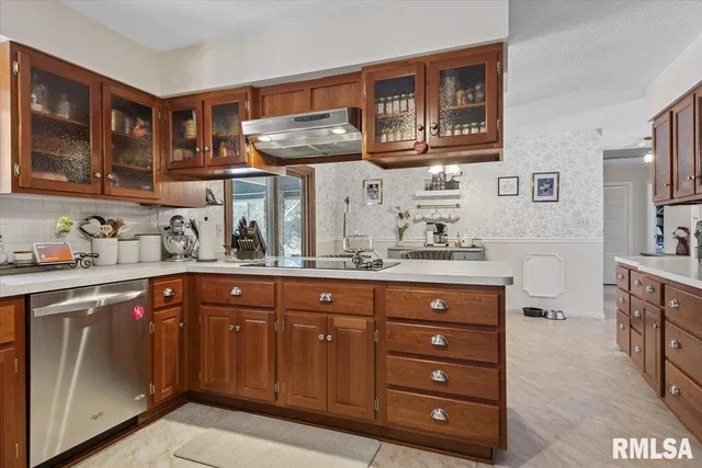 $370,000 | 158 Country Lake Road, Springfield, IL 62711