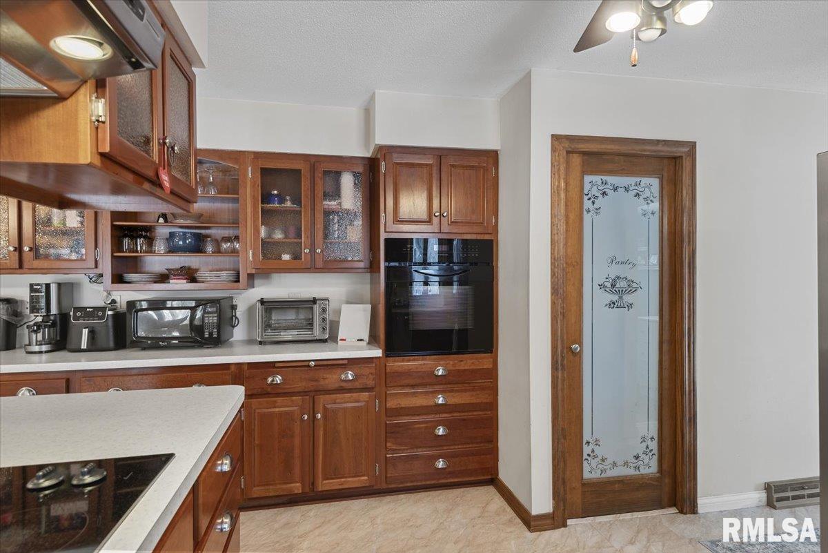 158 Country Lake Road Springfield, IL 62711 - Photo 15 of 58 Gallery Image 15