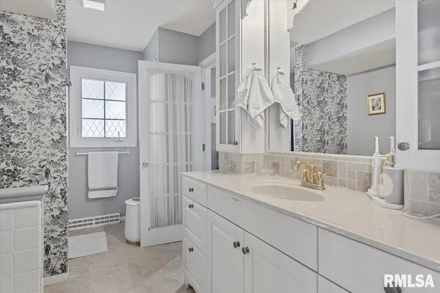 $370,000 | 158 Country Lake Road, Springfield, IL 62711