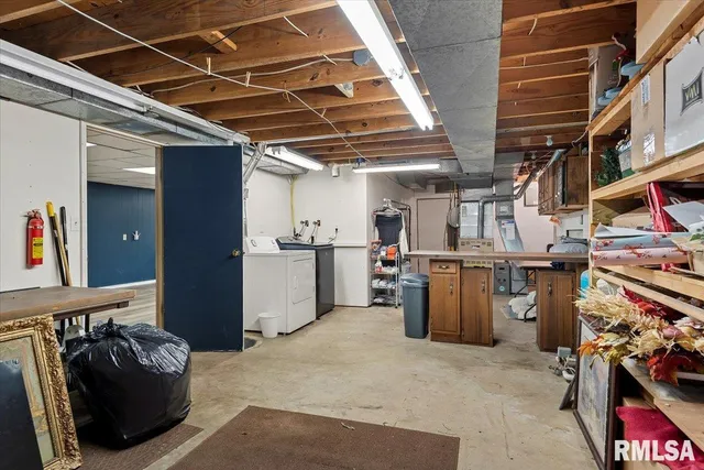 $370,000 | 158 Country Lake Road, Springfield, IL 62711