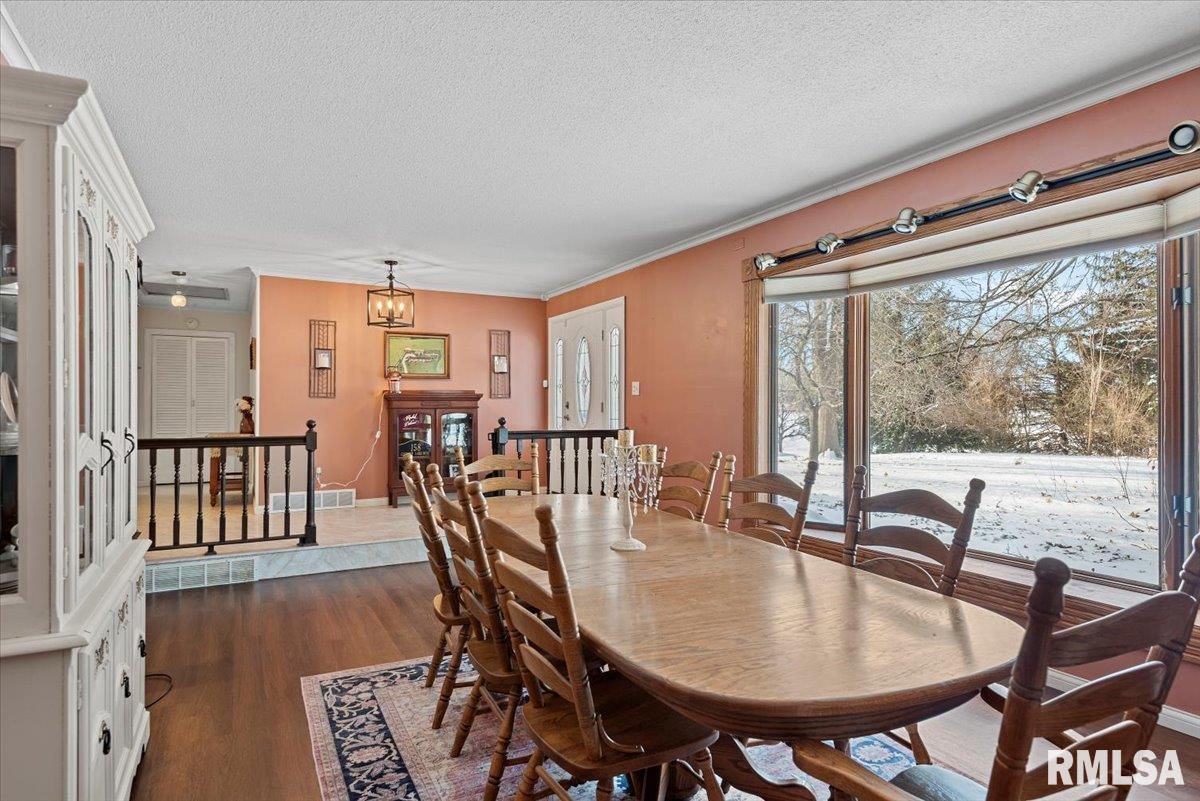 158 Country Lake Road Springfield, IL 62711 - Photo 7 of 58 Gallery Image 7
