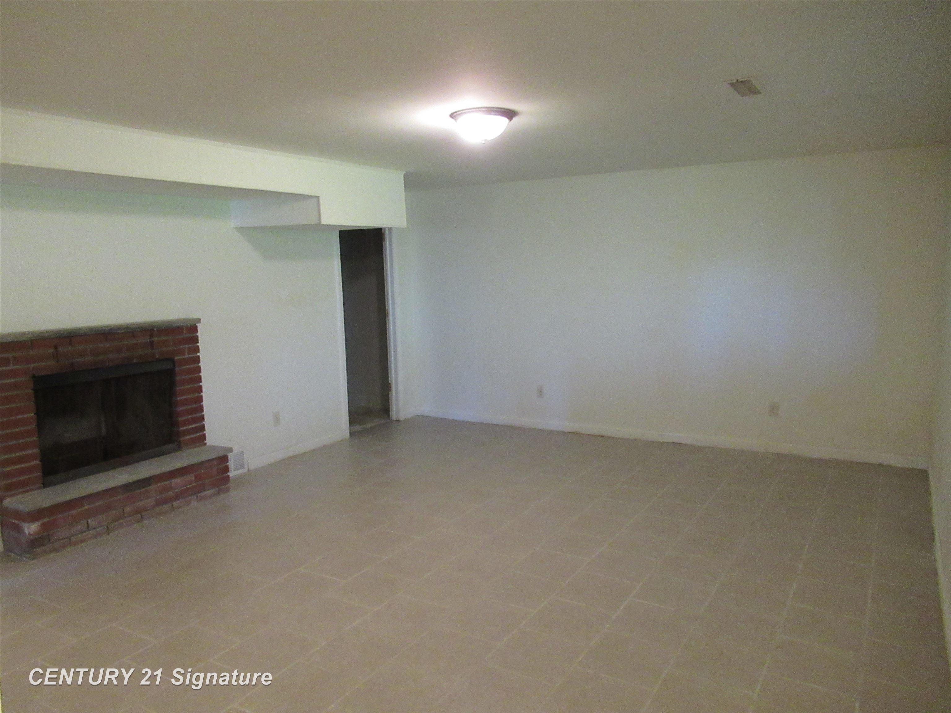 131 East River Road Flushing, MI 48433 - Photo 14 of 32