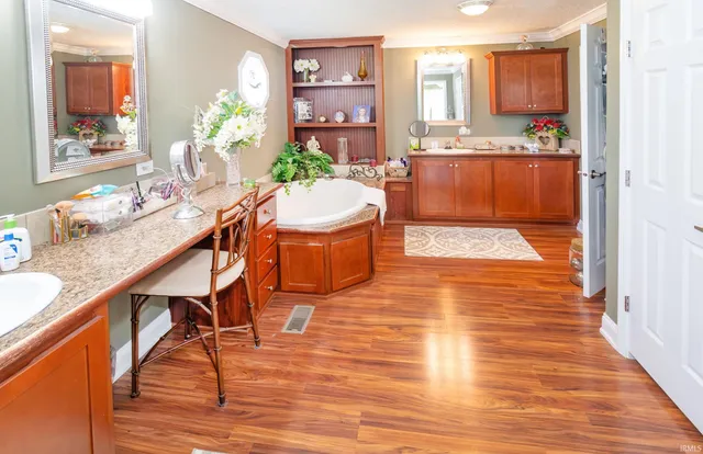 $369,900 | 1810 North Prullage Road, Vincennes, IN 47591