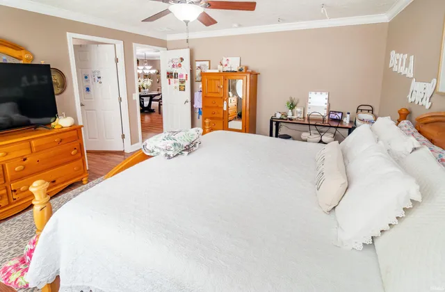 $369,900 | 1810 North Prullage Road, Vincennes, IN 47591