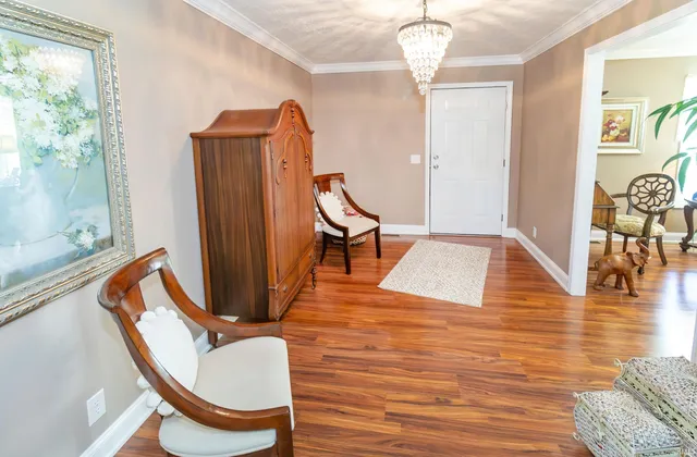 $369,900 | 1810 North Prullage Road, Vincennes, IN 47591