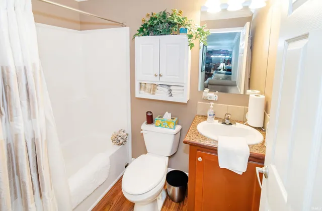 $369,900 | 1810 North Prullage Road, Vincennes, IN 47591