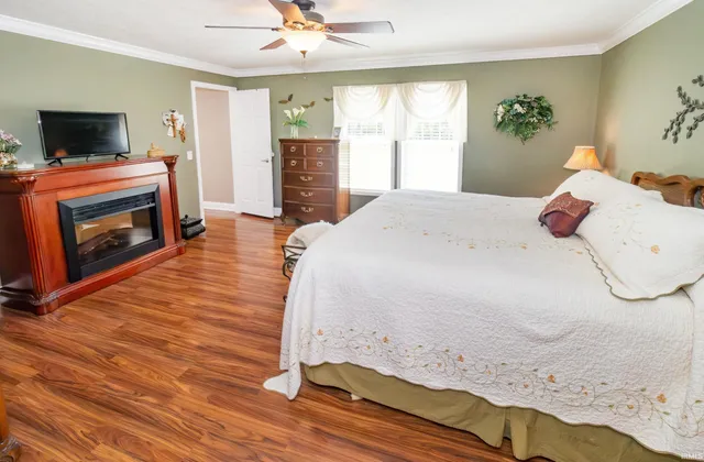 $369,900 | 1810 North Prullage Road, Vincennes, IN 47591