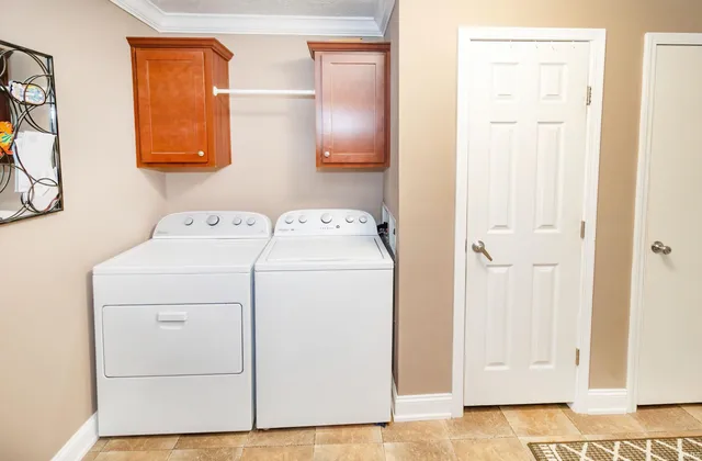 $369,900 | 1810 North Prullage Road, Vincennes, IN 47591